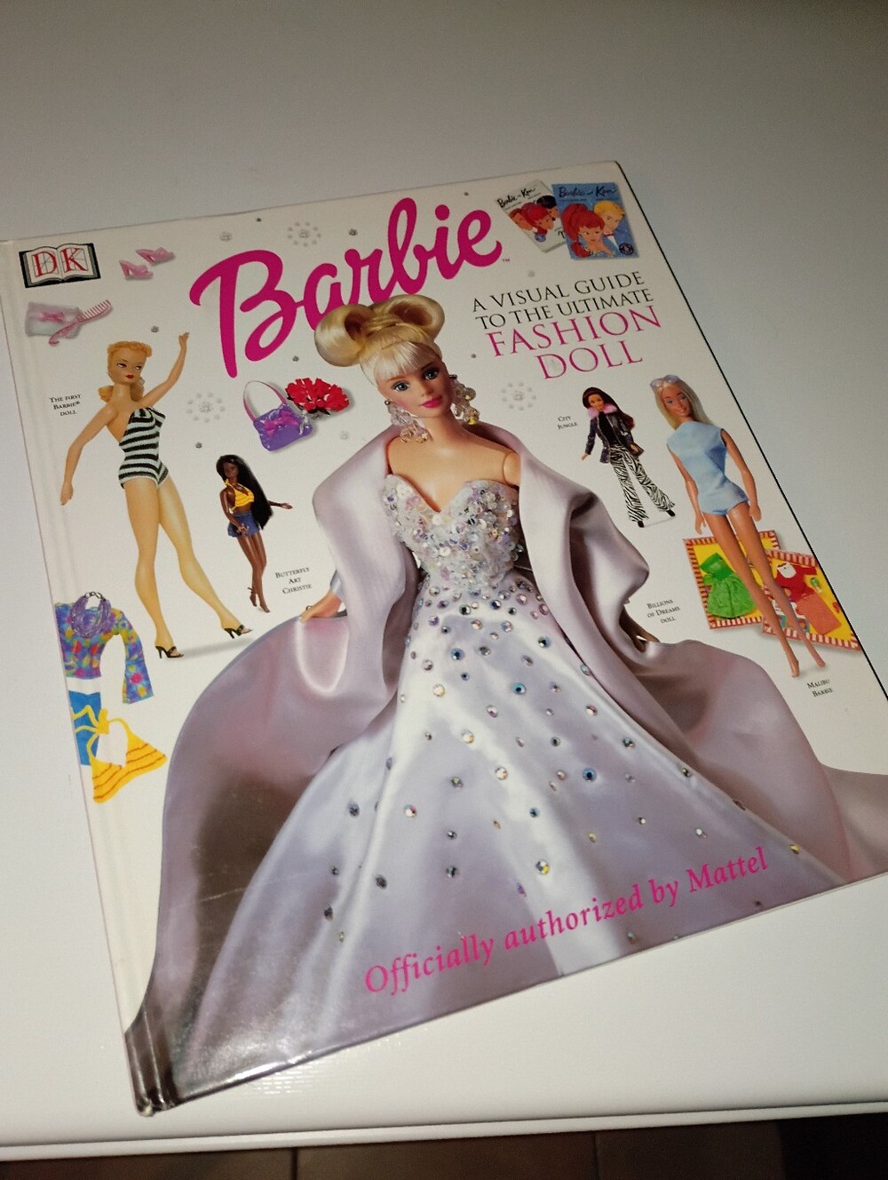 Barbie DK  Fashion Guide Book